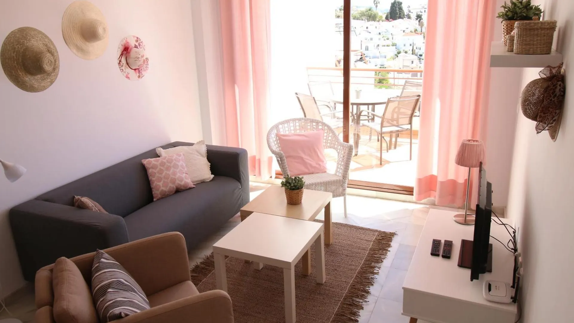 Andaluz Apartments Mar De Nerja 0*,
